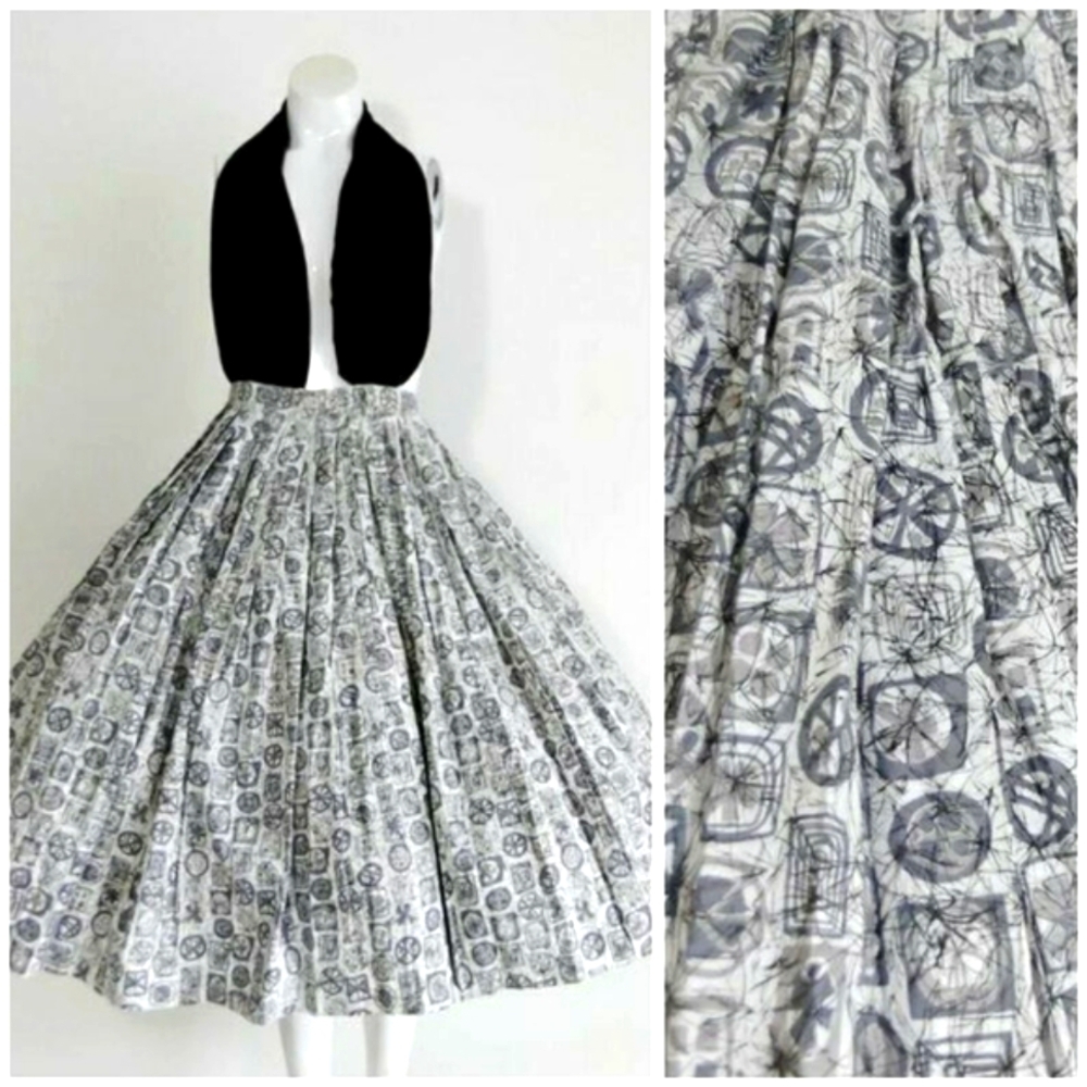 Vintage 50s atomic novelty print pleated Full Circle Skirt